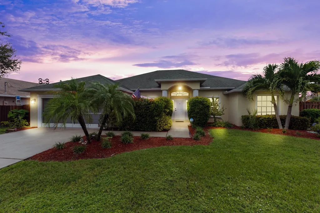 949 SW Mccracken Avenue Port St Lucie FL 34953