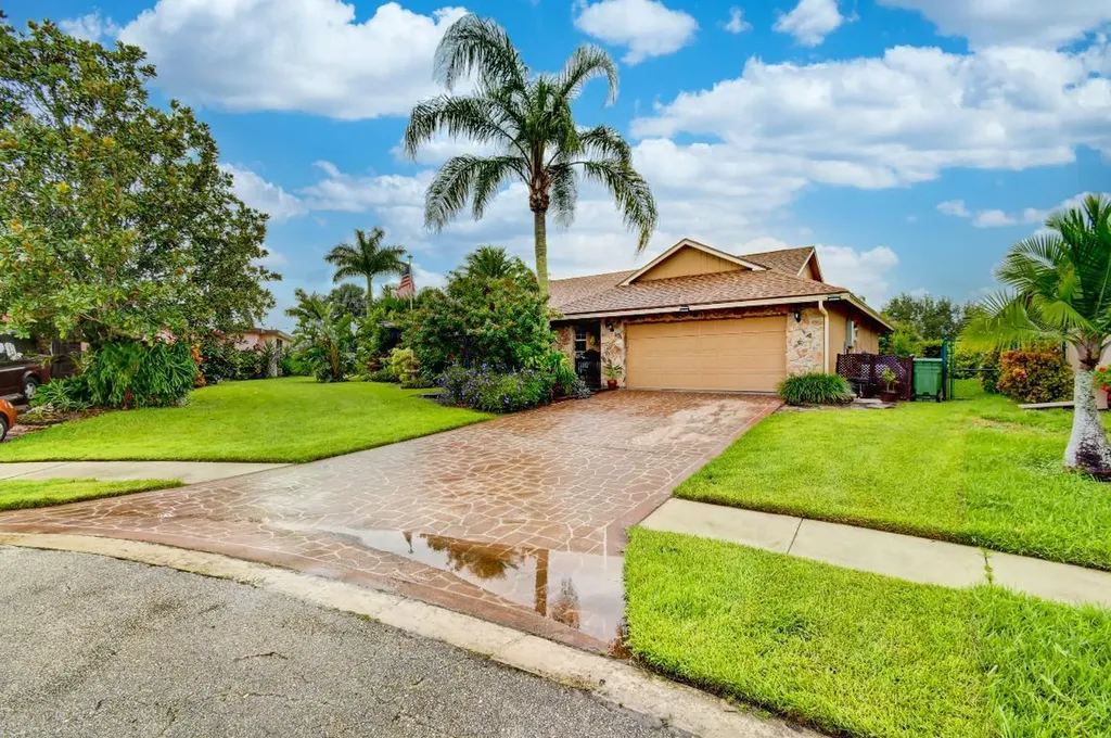 5235 Whitewood Cove S Lake Worth FL 33467