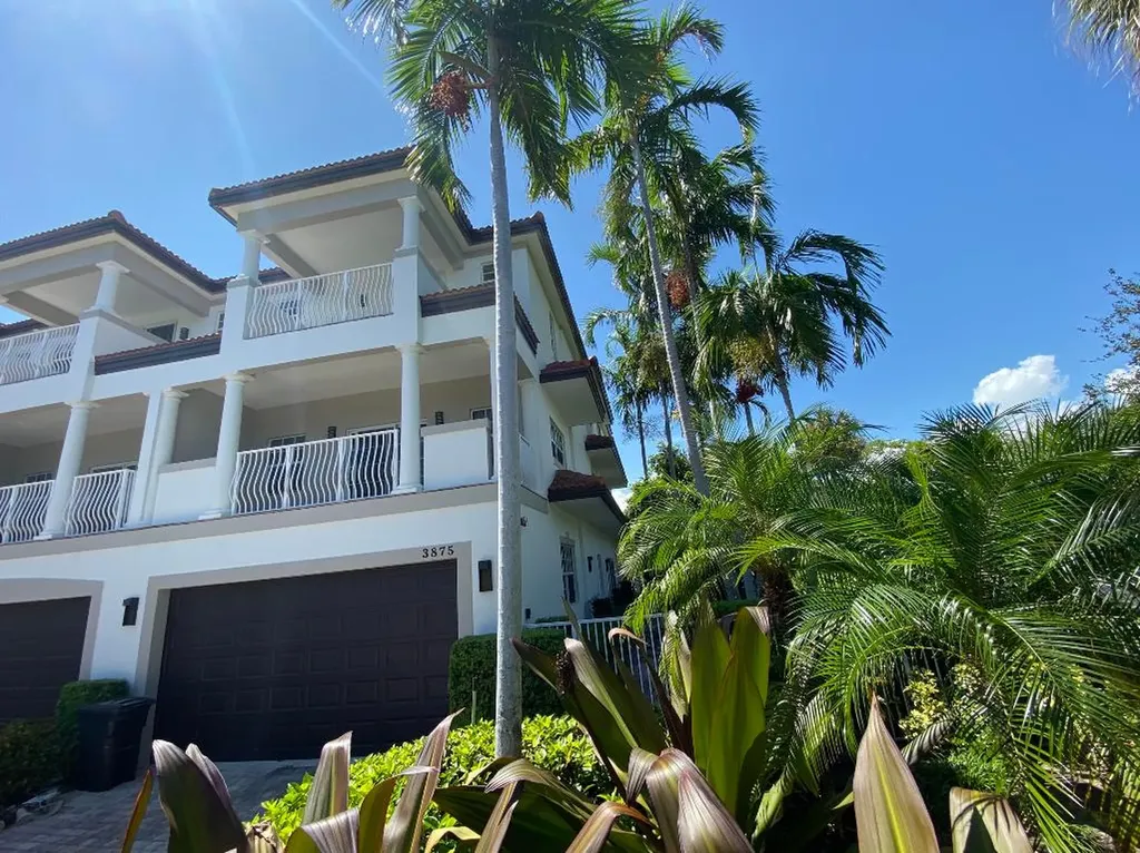 3875 NE 22nd Way Lighthouse Point FL 33064