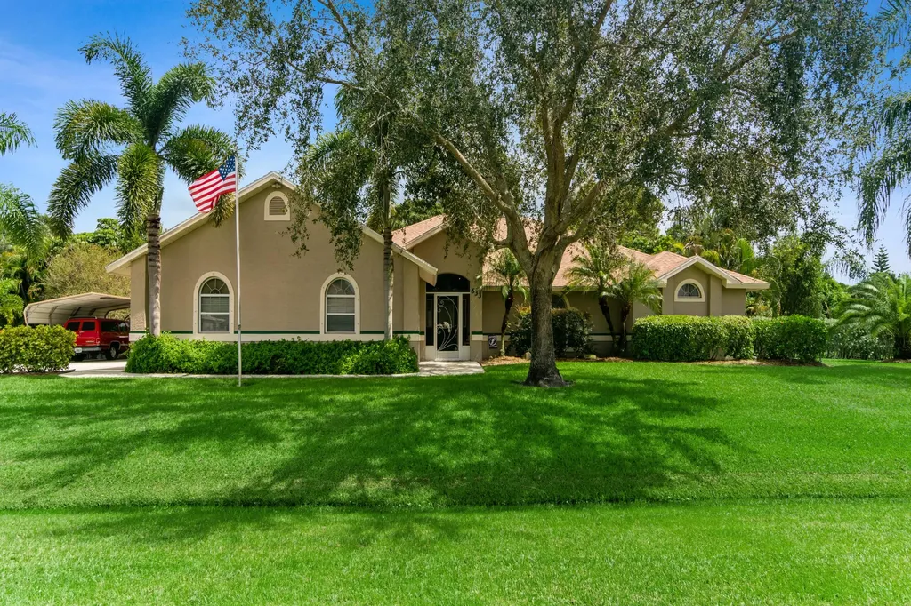 633 NE Horizon Lane Port St Lucie FL 34983