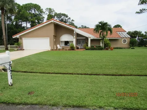 2071 SE Giffen Avenue Port St Lucie FL 34952