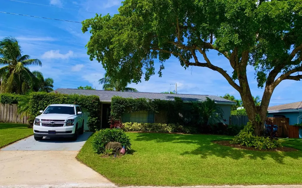209 SW 11th Avenue Boynton Beach FL 33435