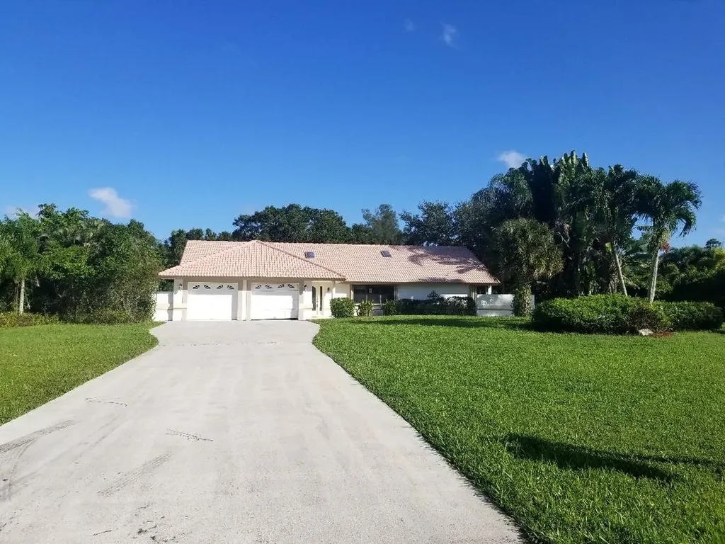 9885 Hindel Court Boynton Beach FL 33472