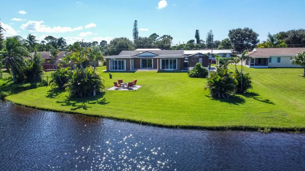 2191 SE Sunflower Street Port St Lucie FL 34952