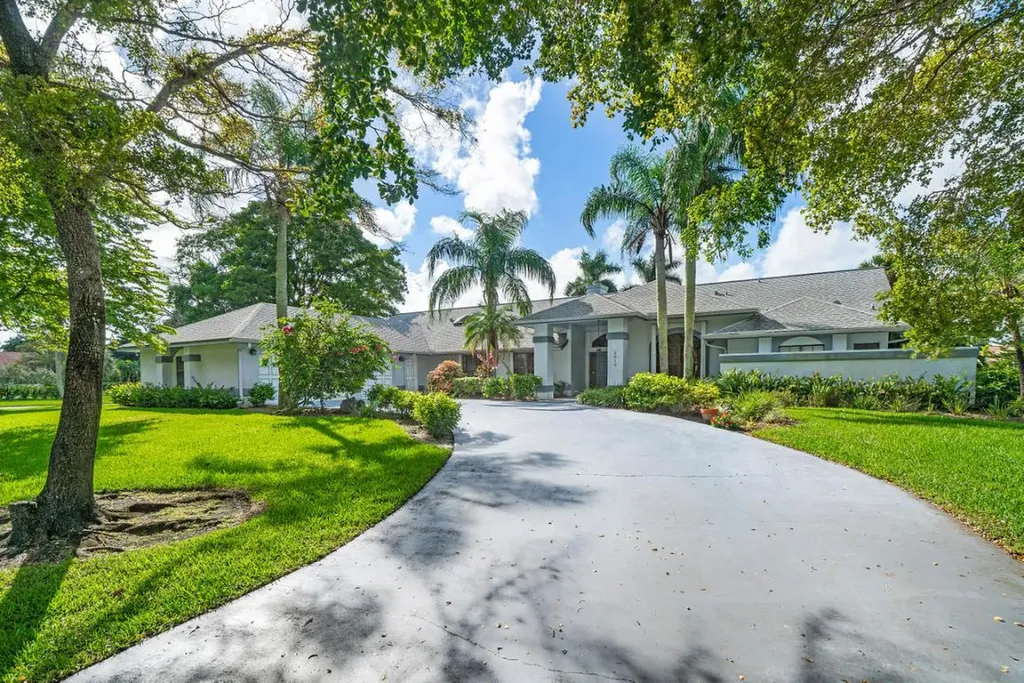 2010 Windsock Way Wellington FL 33414