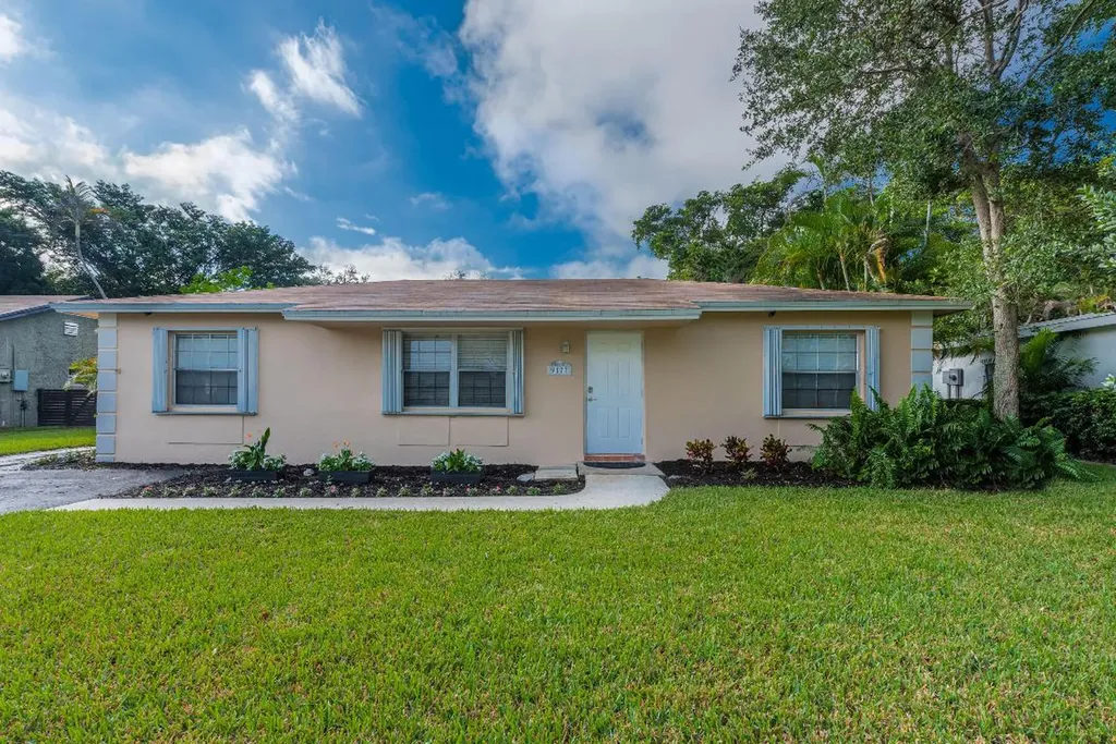 9177 Southampton Place Boca Raton FL 33434