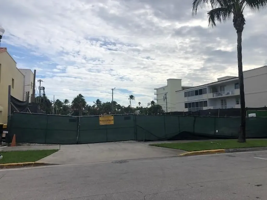 220 Brazilian Avenue Palm Beach FL 33480