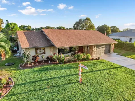 1662 SE Portillo Road Port St Lucie FL 34952