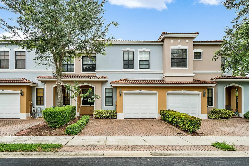 243 W Chrystie Circle Delray Beach FL 33484