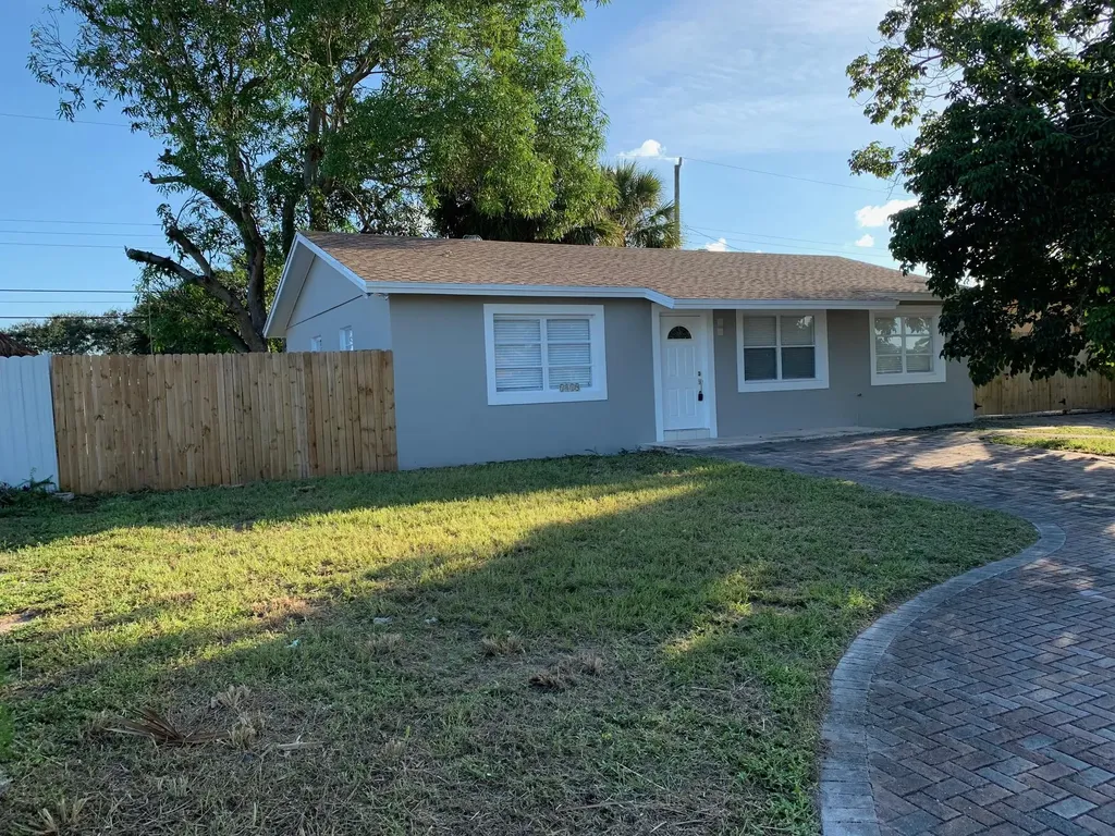 1819 15th Avenue N Lake Worth Beach FL 33460