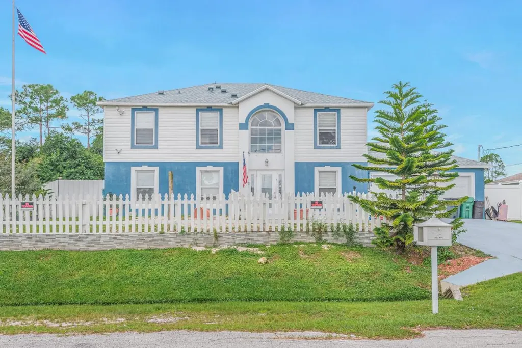 3184 SW Bridge Street Port St Lucie FL 34953