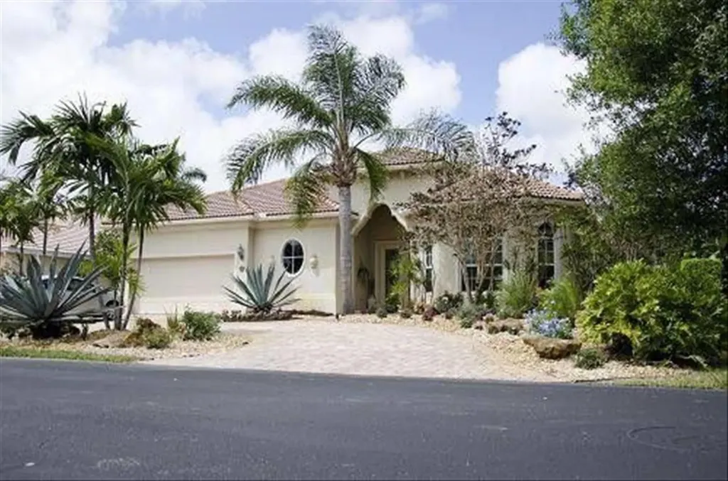 957 Greensward Lane Delray Beach FL 33445