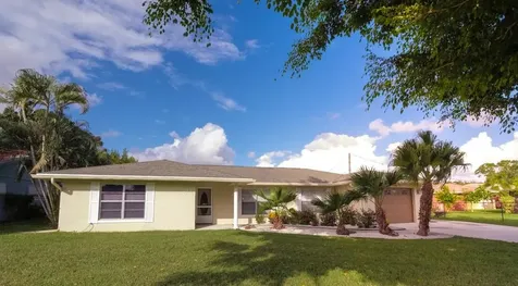 219 SE Crosspoint Drive Port St Lucie FL 34983