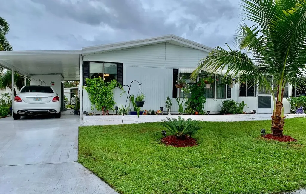 6244 S Ironwood Lane Lake Worth FL 33462