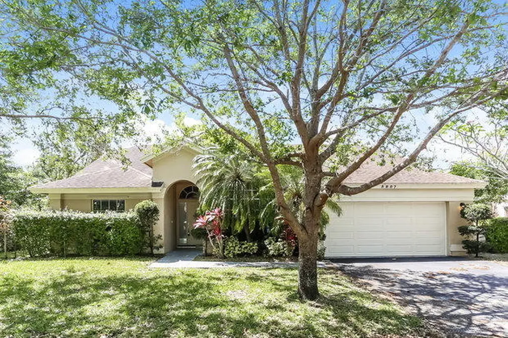 5807 NW 42nd Lane Coconut Creek FL 33073