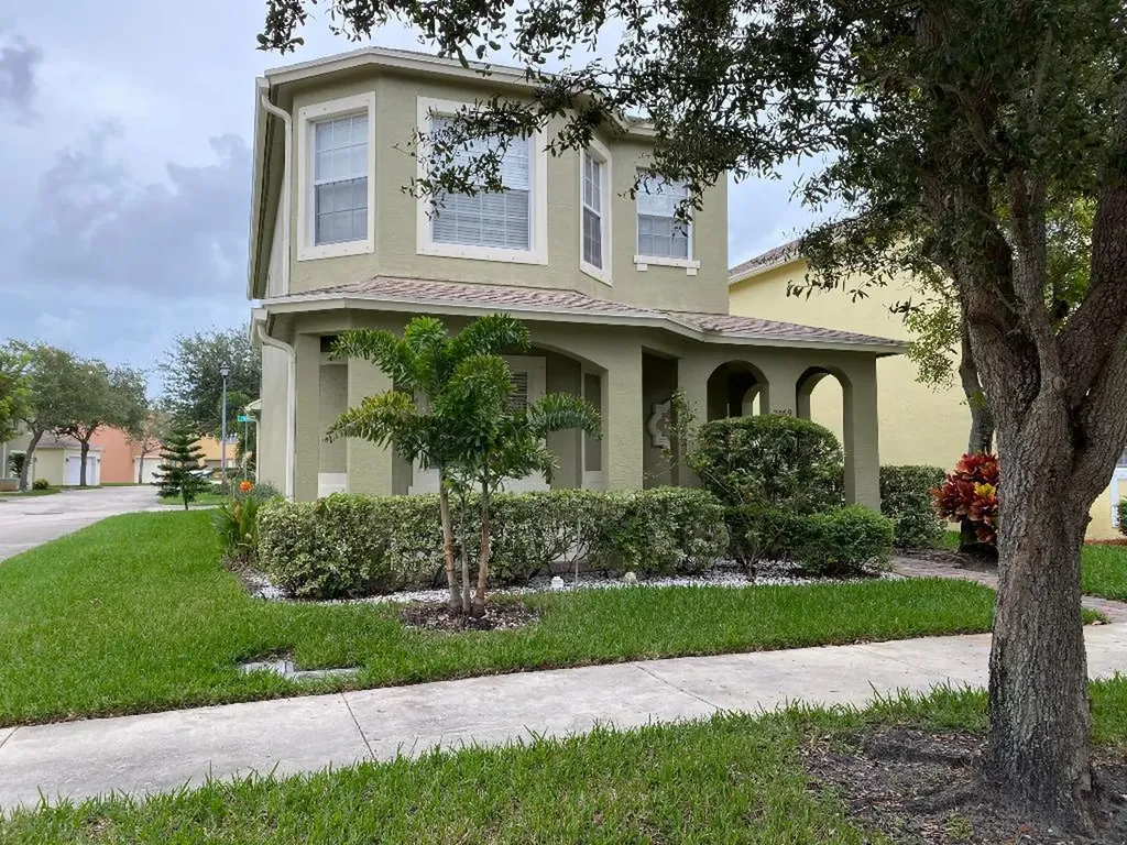 2069 SE Fern Park Drive Port St Lucie FL 34952