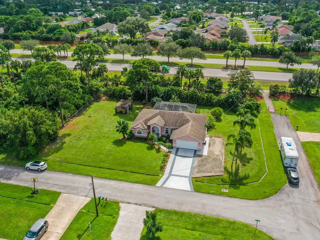 202 SE Grove Avenue Port St Lucie FL 34983