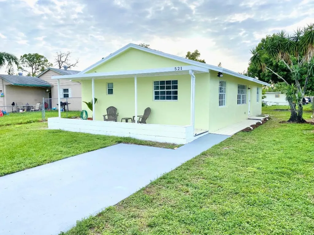 521 Jennings Avenue Greenacres FL 33463