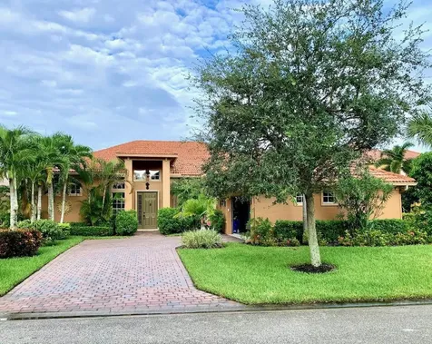 471 NW Dover Court Port St Lucie FL 34983