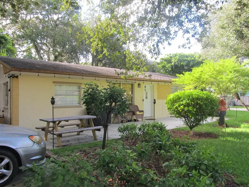 7611 Hilltop Drive Lake Worth FL 33463
