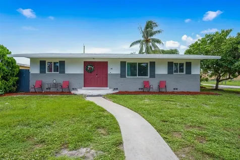 14 Andros Road Palm Springs FL 33461