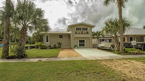 9106 SE Venus Street Hobe Sound FL 33455