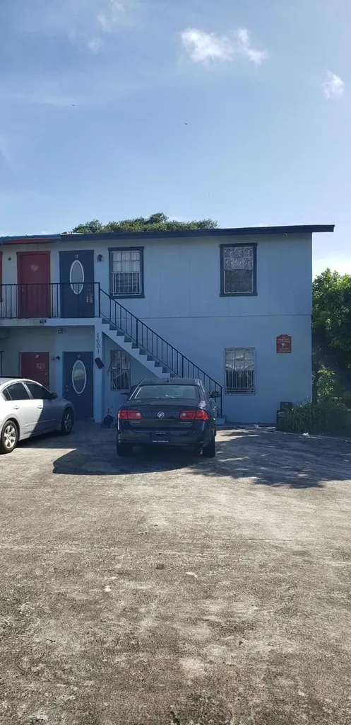 1601 W 28th Street Riviera Beach FL 33404