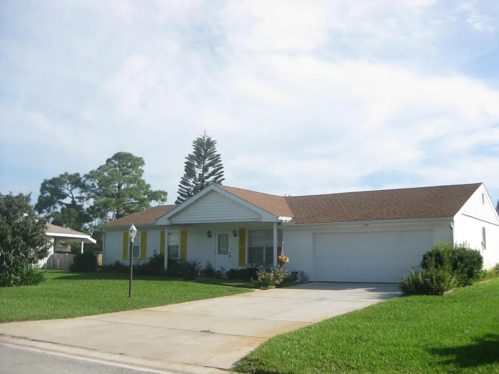 1968 SE Redwing Circle Port St Lucie FL 34952