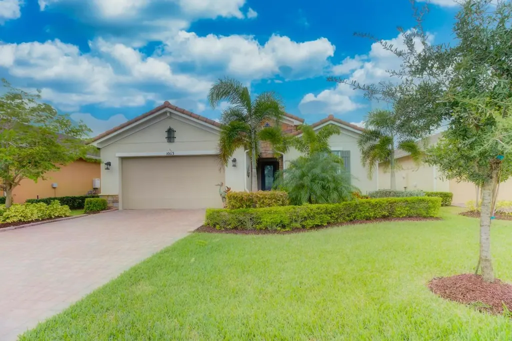 10113 SW Indian Lilac Trail Port St Lucie FL 34987
