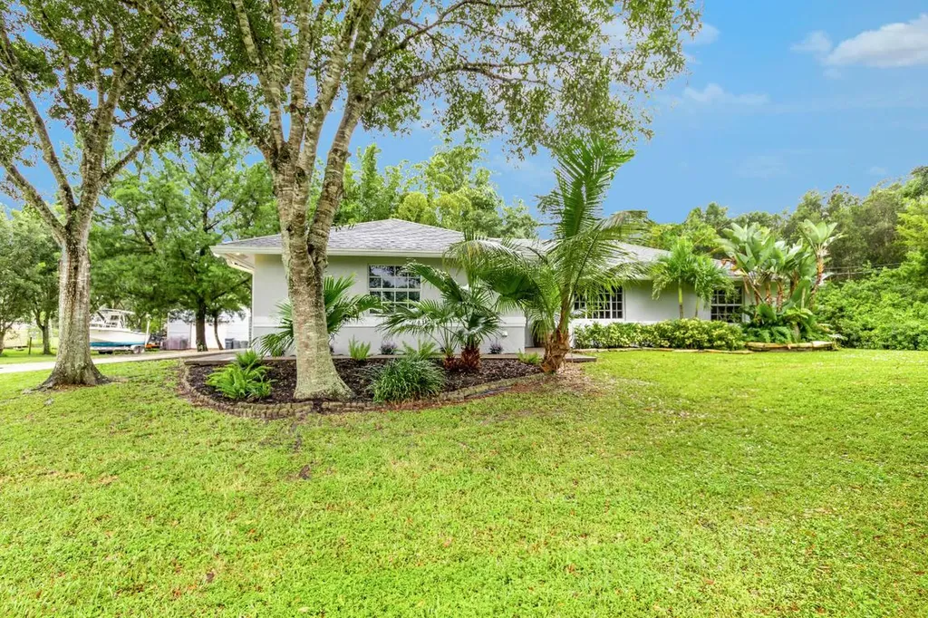 15214 Tangerine Boulevard Loxahatchee FL 33470