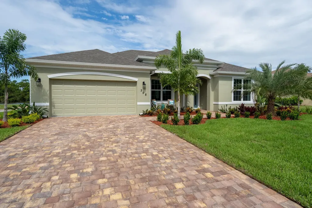 435 SW Vista Lake Drive Port St Lucie FL 34953