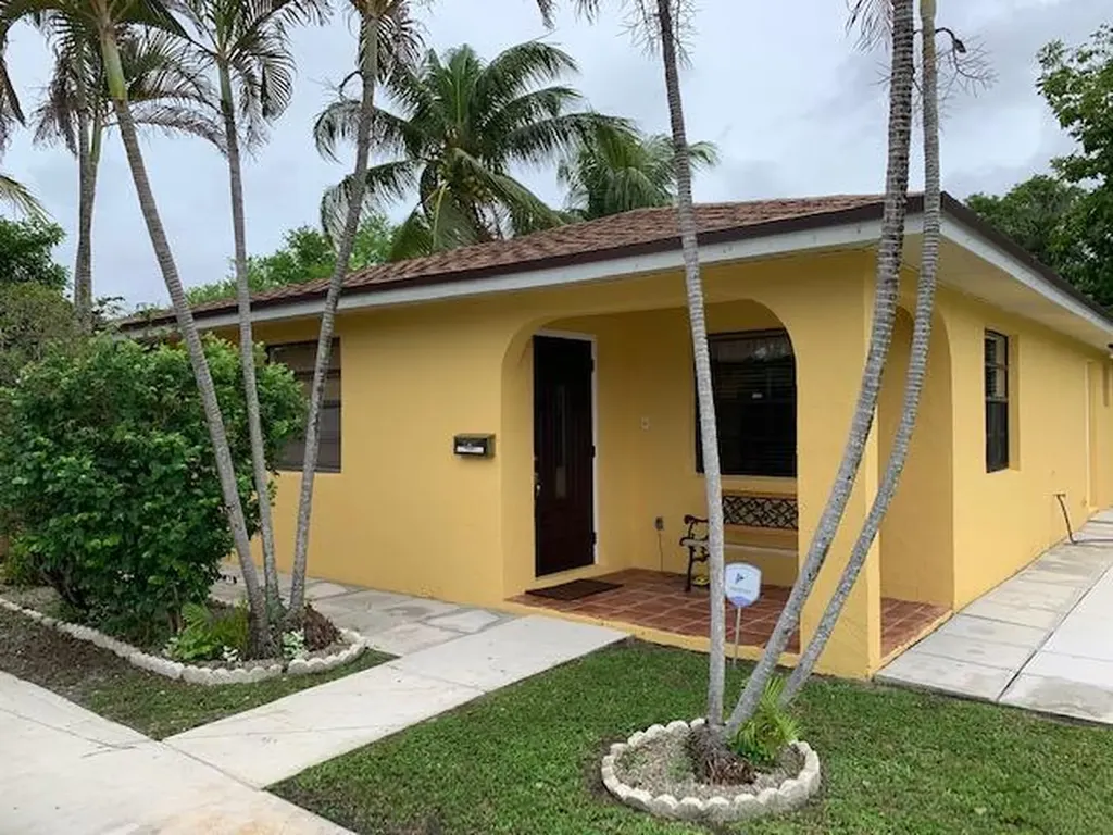 807 N D Street Lake Worth Beach FL 33460