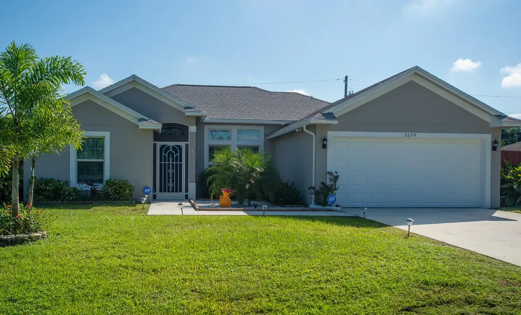 3639 SW Ballweg Street Port St Lucie FL 34953