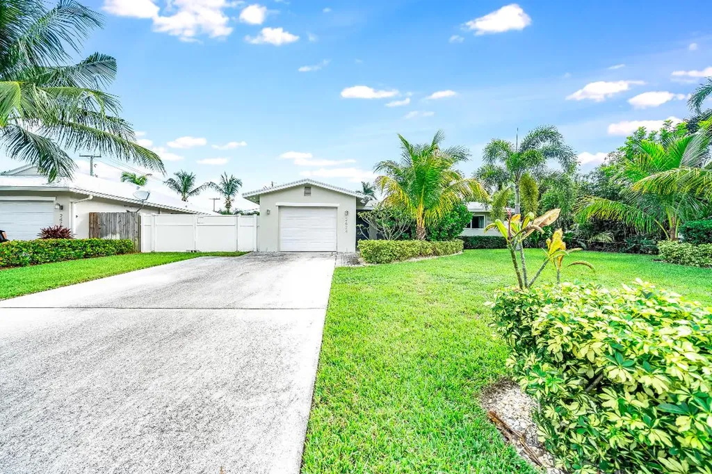 2624 SW 5th Street Boynton Beach FL 33435