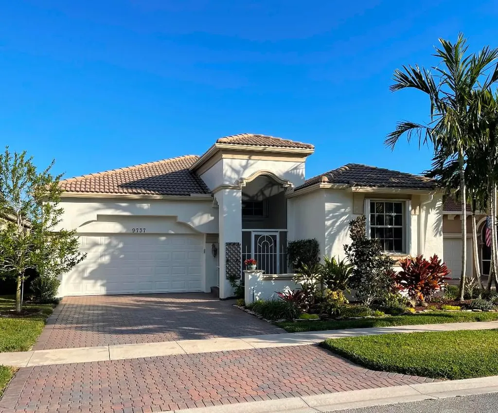 9737 Via Grande W Wellington FL 33411