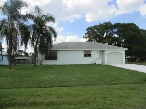 2737 SE Brevard Avenue Port St Lucie FL 34952