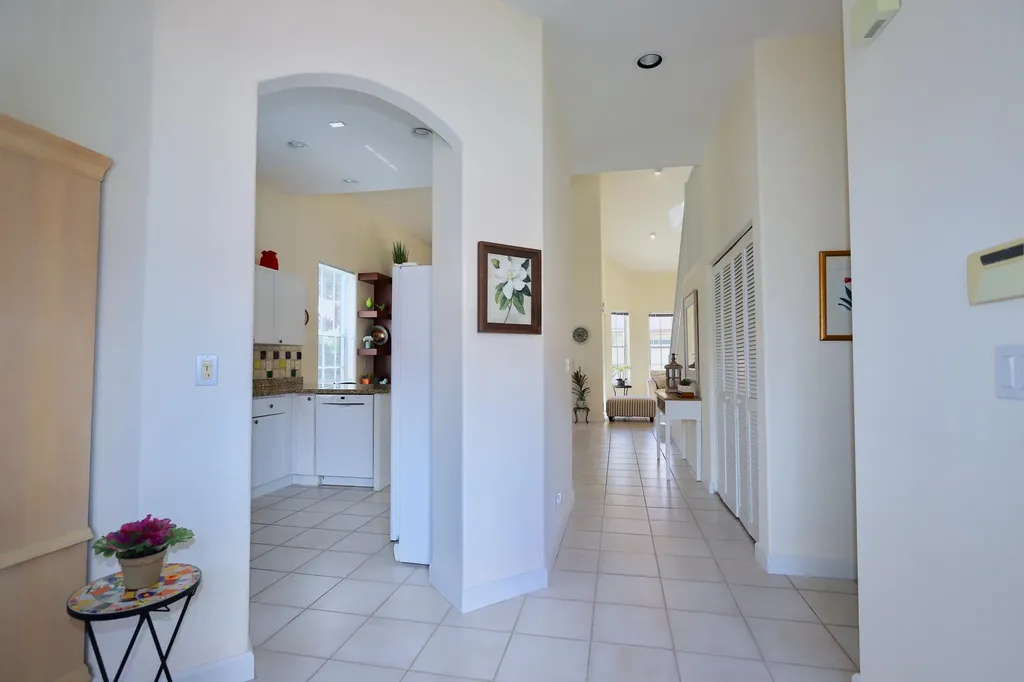 77 Spyglass Way N Palm Beach Gardens FL 33418