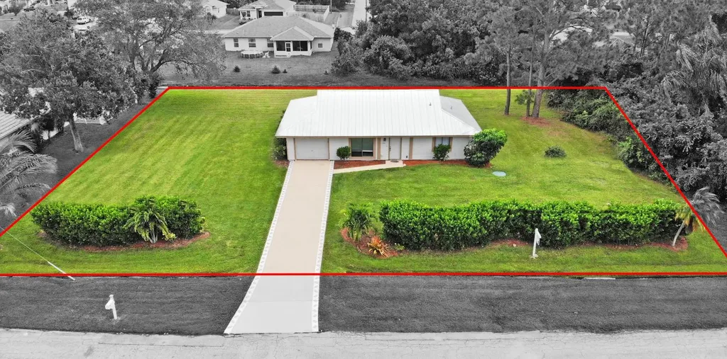 2141 SW Kail Street Port St Lucie FL 34984