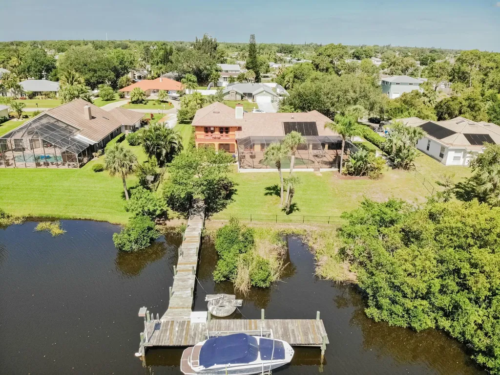 609 SE Hidden River Drive Port St Lucie FL 34983