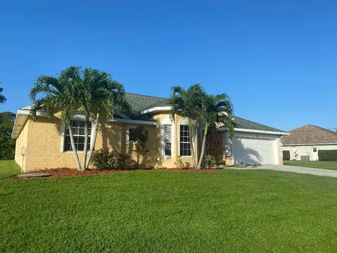 3504 SW Macon Road Port St Lucie FL 34953
