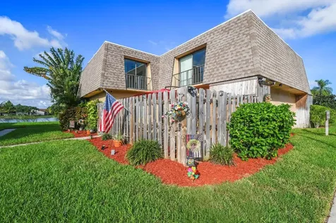 5401 Waterview Circle Palm Springs FL 33461