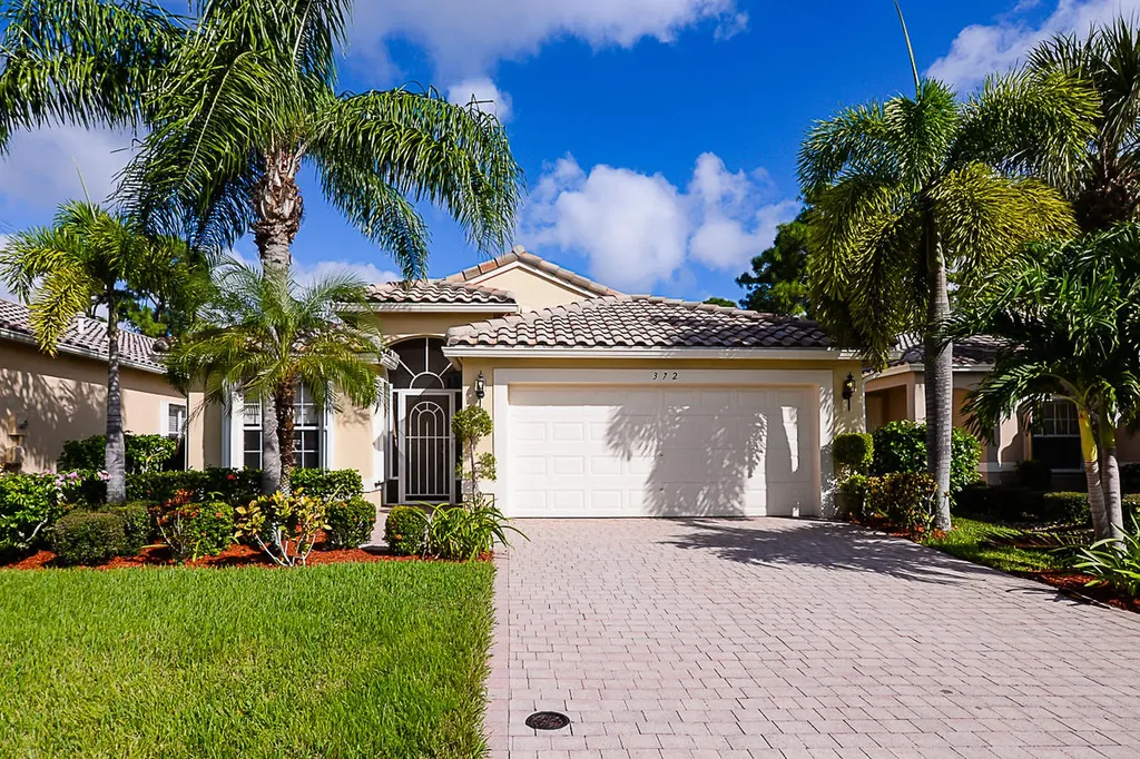 372 NW Granville Street Port St Lucie FL 34986