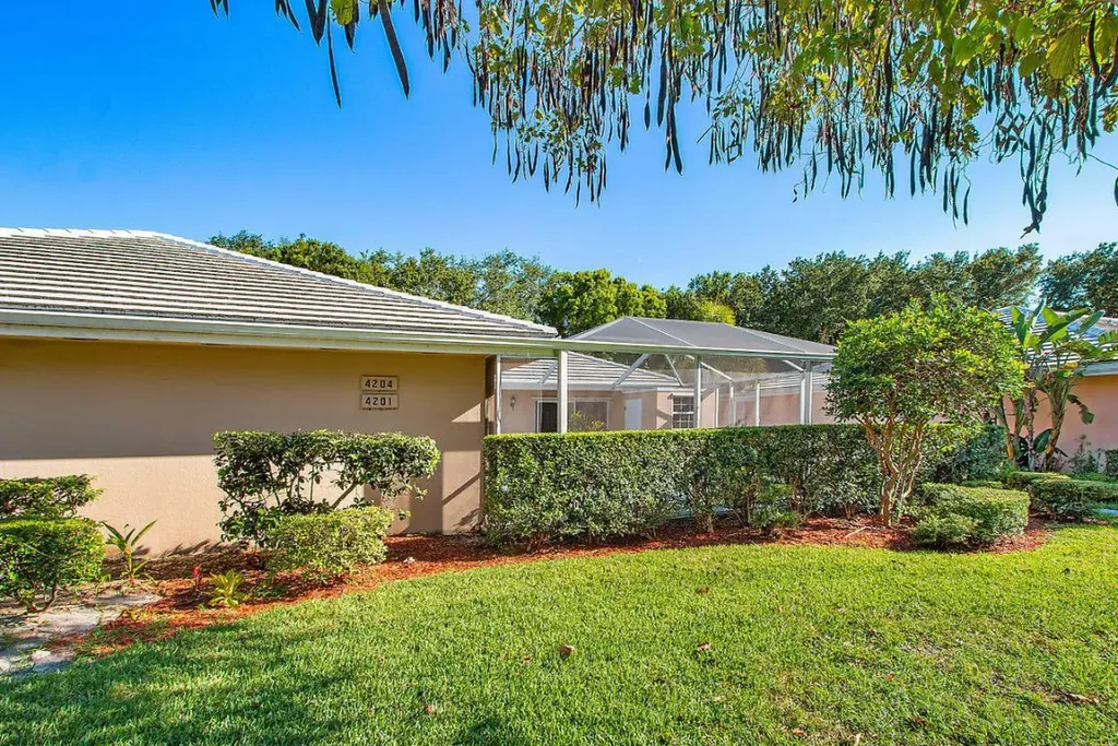 4201 Ridgewood Court Palm Beach Gardens FL 33403