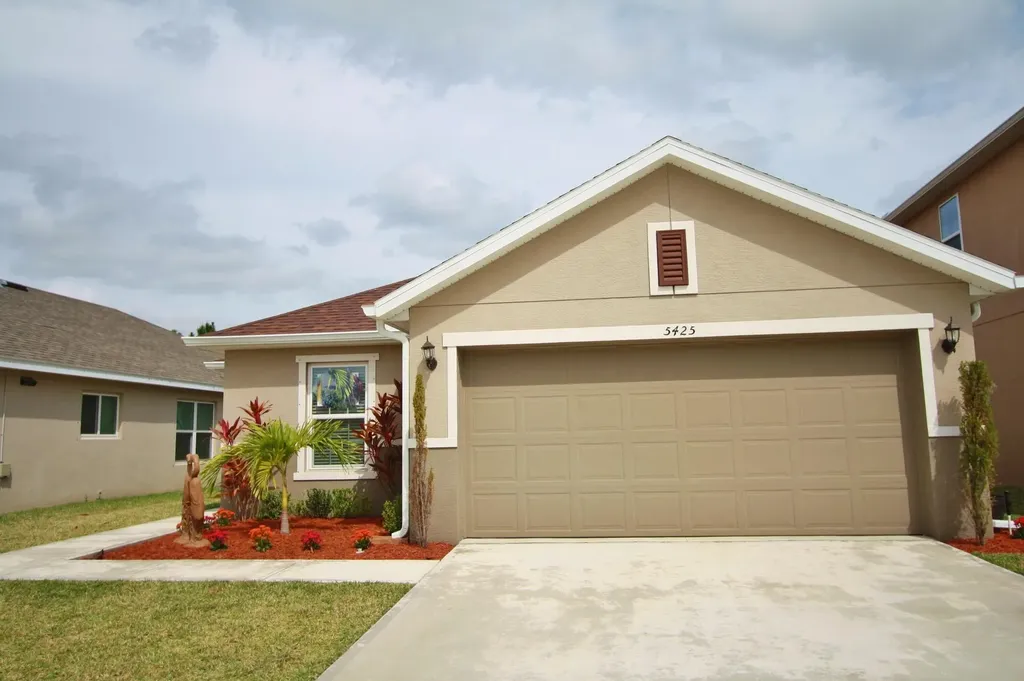 5425 NW Pine Trail Circle Port St Lucie FL 34983