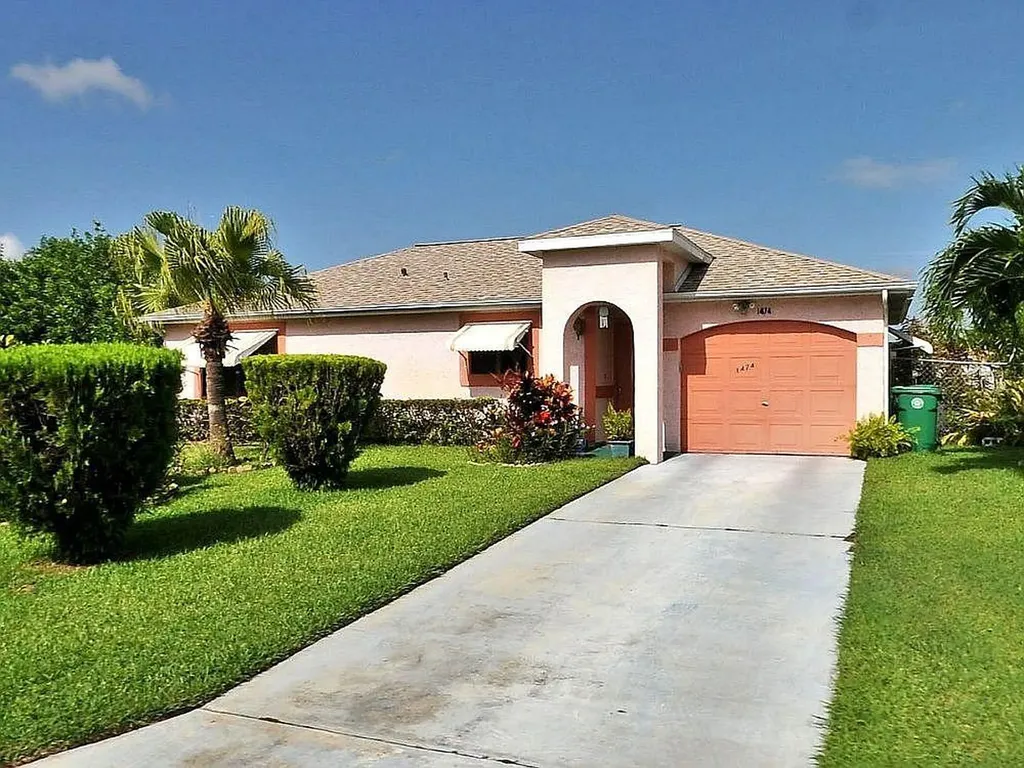 1474 SE North Balcourt Court Port St Lucie FL 34952