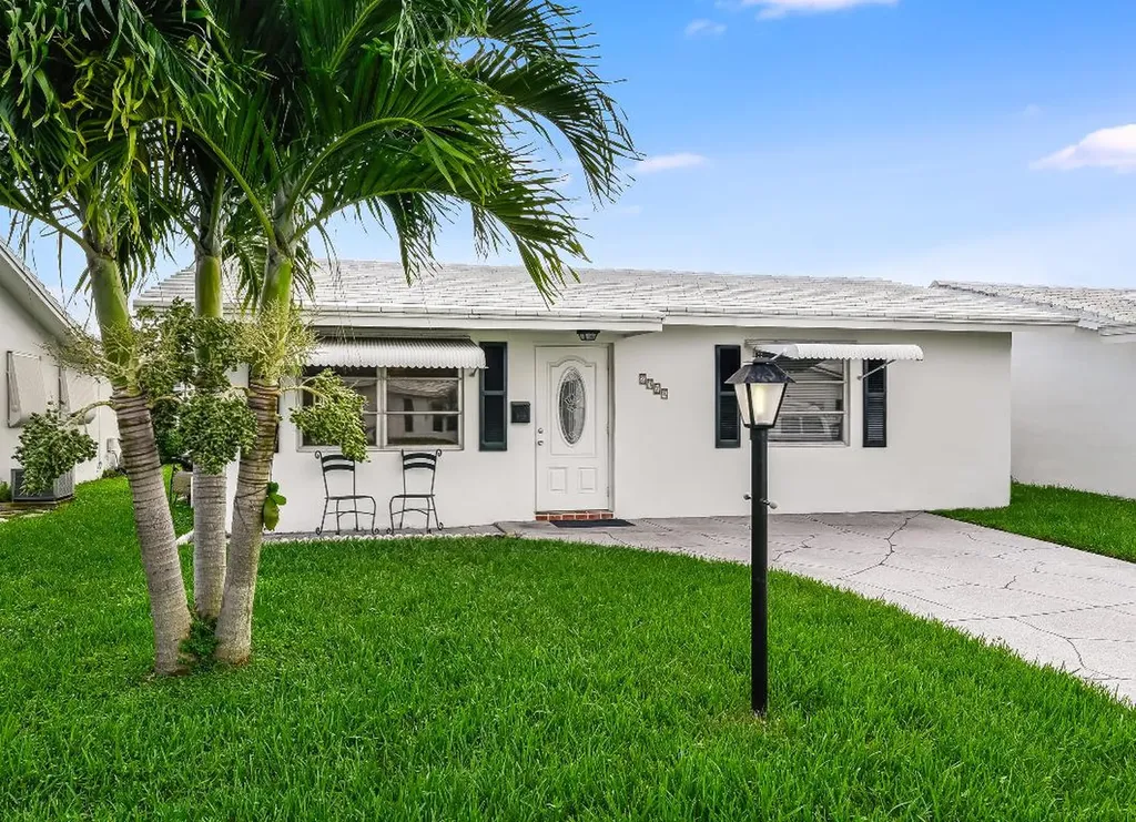 2378 SW 8th Avenue Boynton Beach FL 33426