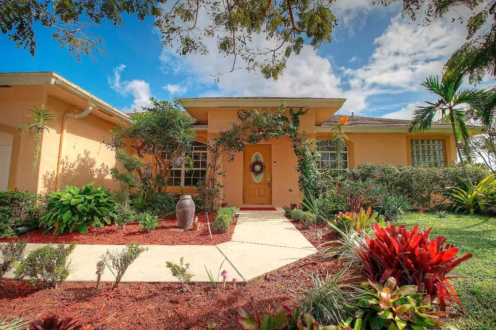 109 Valencia Street Royal Palm Beach FL 33411