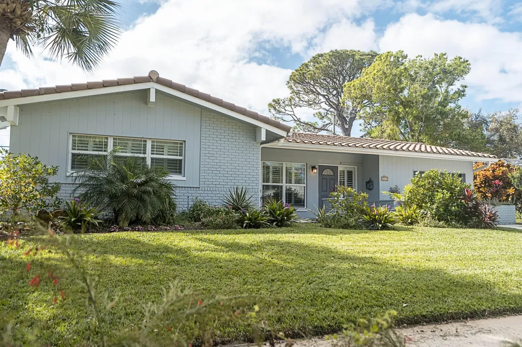 1020 SW 1st Street Boca Raton FL 33486