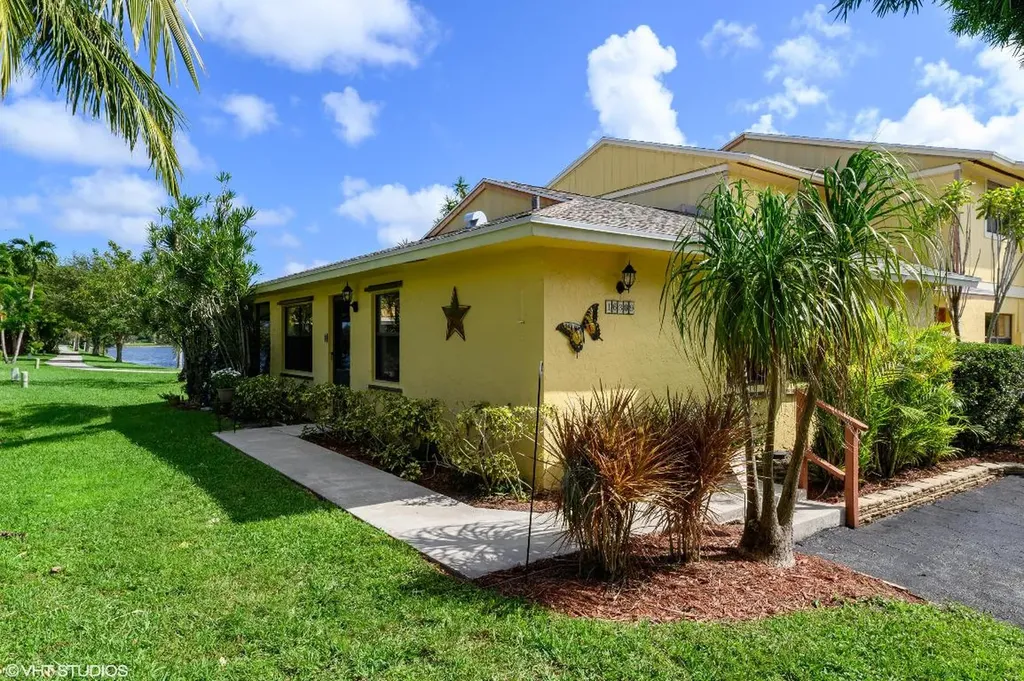 16309 Country Lake Circle Delray Beach FL 33484