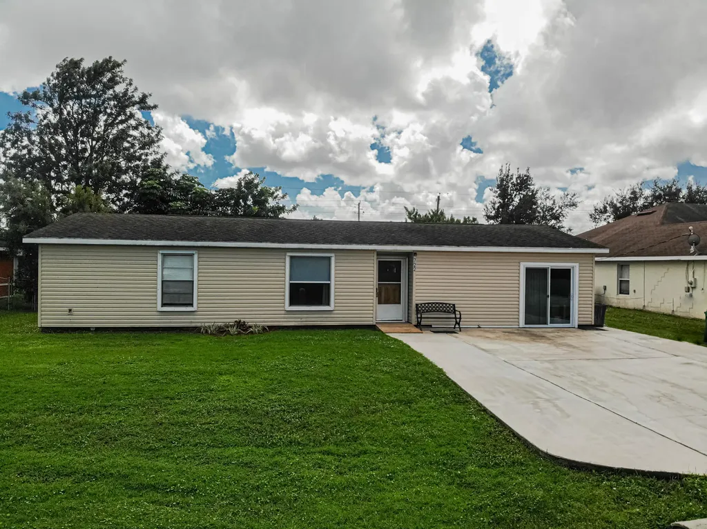 722 NW Riverside Drive Port St Lucie FL 34983